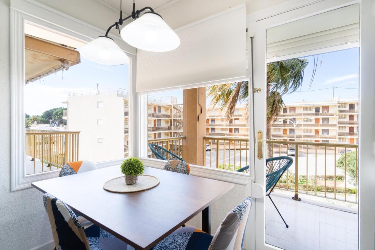 Coastal Paradise & Cozy Home With A 100M From The Beach! 坎布里尔斯 外观 照片