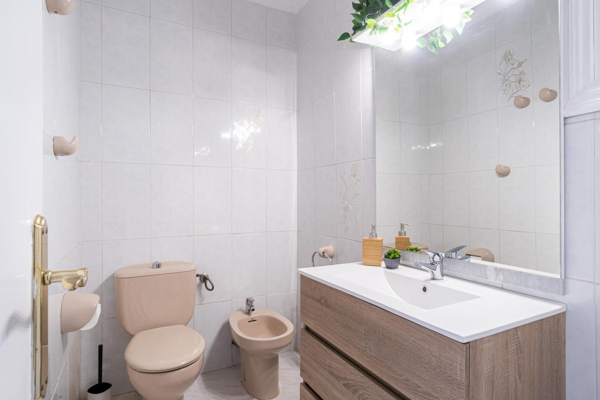 Coastal Paradise & Cozy Home With A 100M From The Beach! 坎布里尔斯 外观 照片