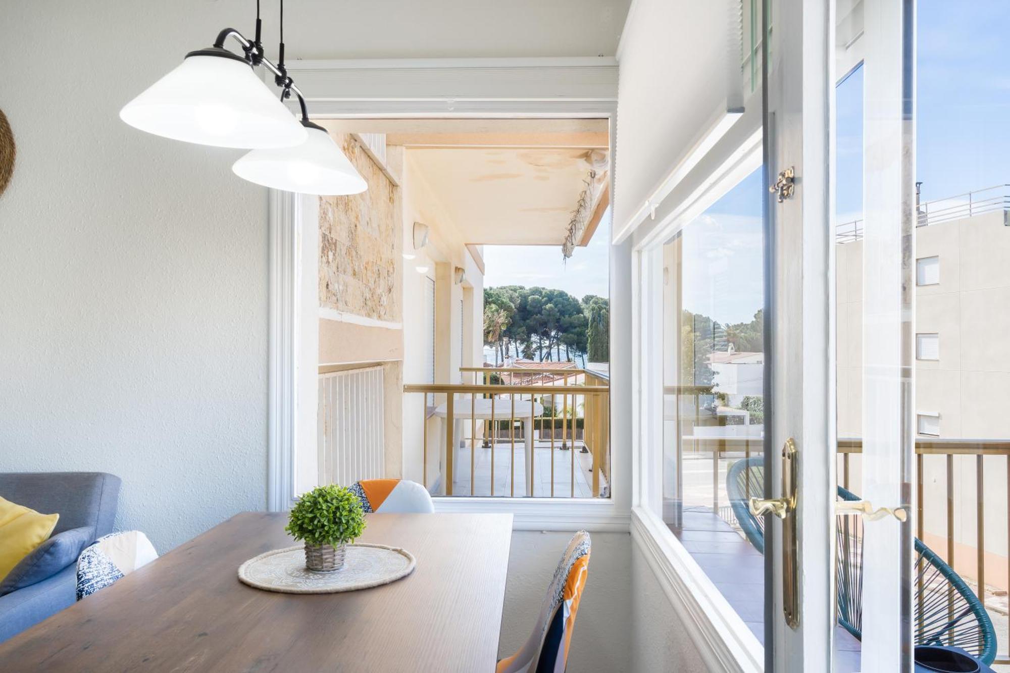 Coastal Paradise & Cozy Home With A 100M From The Beach! 坎布里尔斯 外观 照片